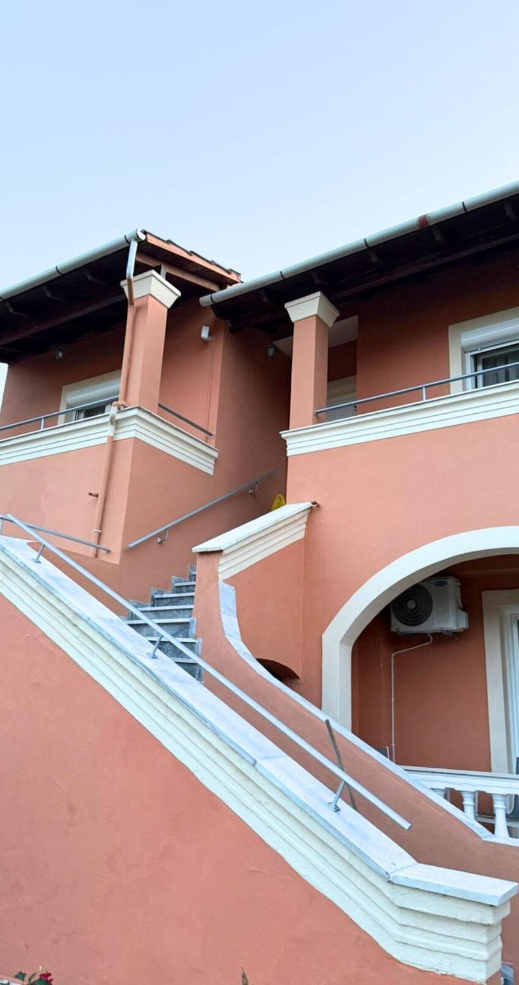 Georgia'S Apartments, Ipsos - Complex S エクステリア 写真