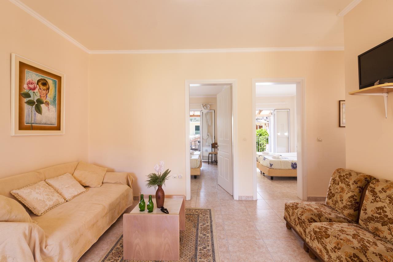 Georgia'S Apartments, Ipsos - Complex S エクステリア 写真