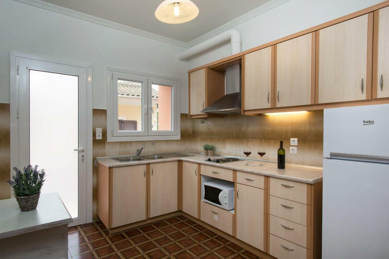 Georgia'S Apartments, Ipsos - Complex S エクステリア 写真